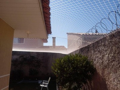 Vale a pena investir em redes de proteção para gatos feitas sob medida?